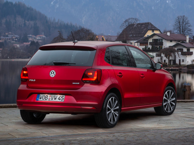 Обои картинки фото автомобили, volkswagen, polo, tsi, красный, 2014, typ, 6r, 5-door, bluemotion