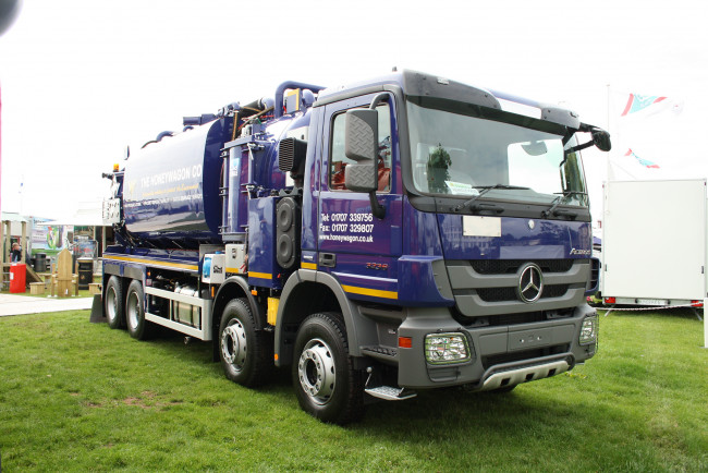 Обои картинки фото автомобили, mercedes trucks, цистерна, грузовик