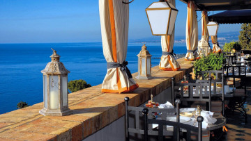 Картинка интерьер кафе +рестораны +отели фонари столики терраса