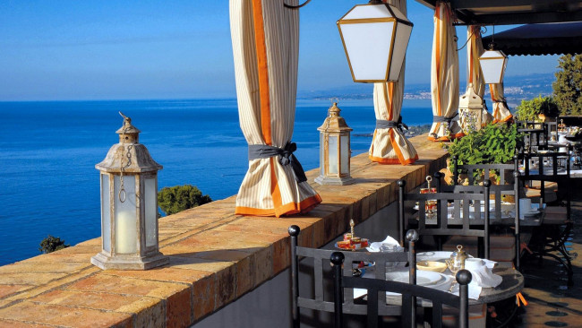 Обои картинки фото интерьер, кафе,  рестораны,  отели, фонари, столики, терраса