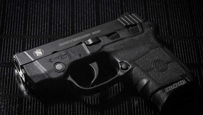 Обои картинки фото s&w bodyguard, оружие, пистолеты, ствол