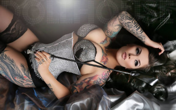 Картинка девушки -+брюнетки +шатенки брюнетка тату белье корсет стек чулки angela mazzanti