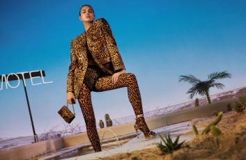 обоя irina shayk by brianna capozzi fronts pinko’s spring , 2022, девушки, irina shayk, irina, shayk, by, brianna, capozzi, pinkos, spring