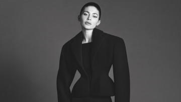 Картинка kylie+jenner+vanity+fair+italia+2023 девушки kylie+jenner кайли дженнер модель vanity fair italia черно белое