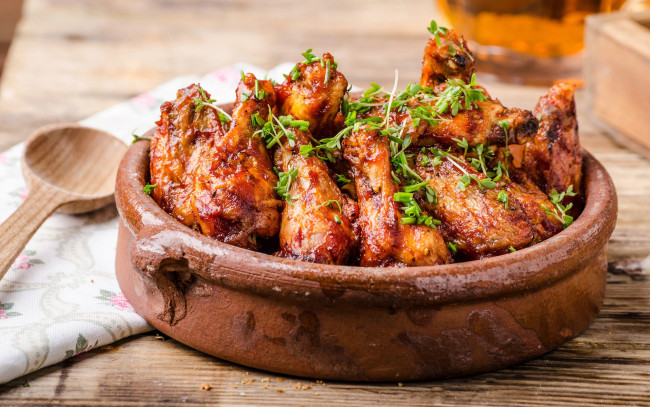 Обои картинки фото еда, мясные блюда, зелень, куриные, голени