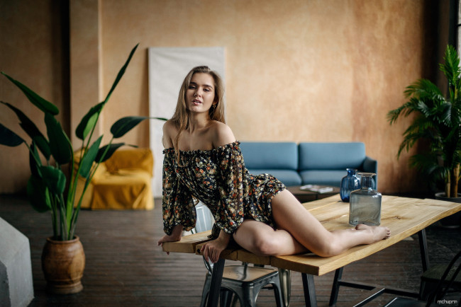 Обои картинки фото девушки, - брюнетки,  шатенки, девушка, позирует, максим, чуприн