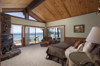 Картинка интерьер спальня окно кровать