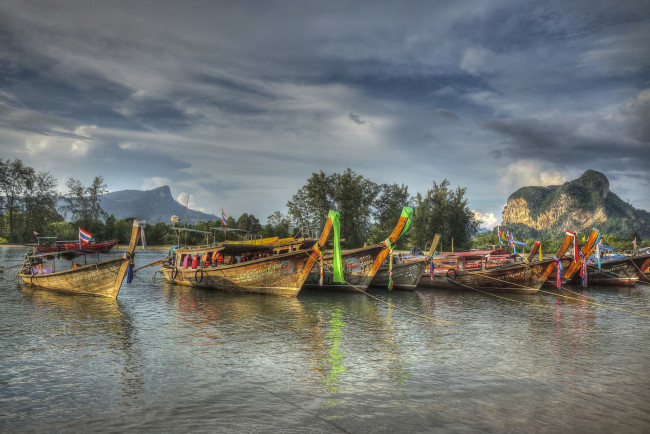 Обои картинки фото корабли, лодки,  шлюпки, река, горы