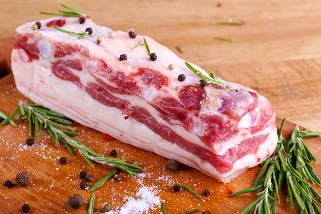Обои картинки фото еда, мясные блюда, мясо, сало, специи, соль