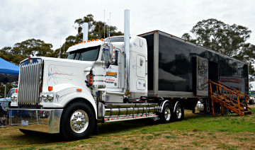 Картинка автомобили kenworth+ выставка улица тяжелый тягач седельный грузовик