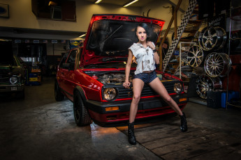 Картинка автомобили -авто+с+девушками гараж