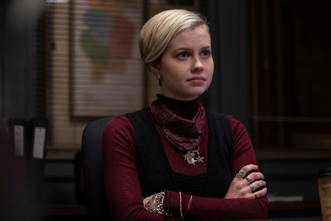 Обои картинки фото mare of easttown , сериал 2021 – , кино фильмы, -unknown , другое, мейр, из, исттауна, сериал, драма, криминал, детектив, angourie, rice, siobhan, sheehan