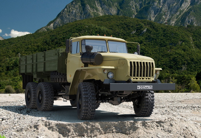 Обои картинки фото урал, автомобили, автомобиль, бортовой, горы