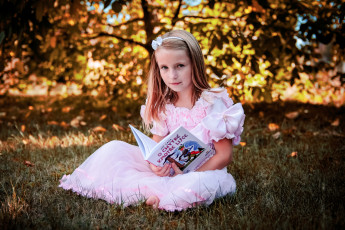 Картинка разное дети девочка книга трава