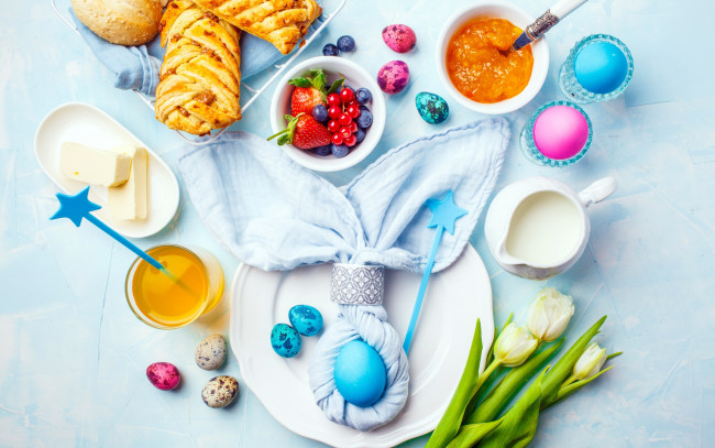 Обои картинки фото праздничные, пасха, тюльпаны, пасхальные, крашенки, сдоба, варенье