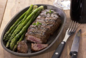 Картинка еда мясные блюда мясо спаржа