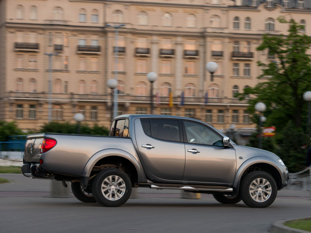 Обои картинки фото автомобили, mitsubishi, 2014г, cab, double, темный, l200