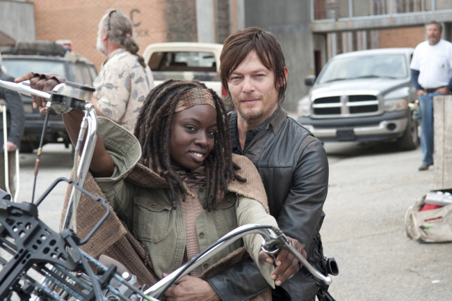 Обои картинки фото кино фильмы, the walking dead, ходячие, dead, walking, the, мишон, дэрил, мертвецы