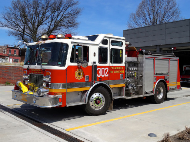 Обои картинки фото автомобили, пожарные машины, автомобиль, пожарный