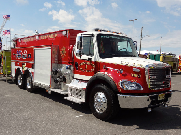 Обои картинки фото автомобили, пожарные машины, автомобиль, пожарный