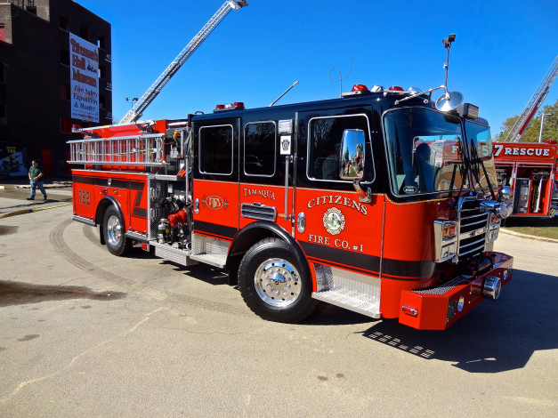 Обои картинки фото автомобили, пожарные машины, автомобиль, пожарный