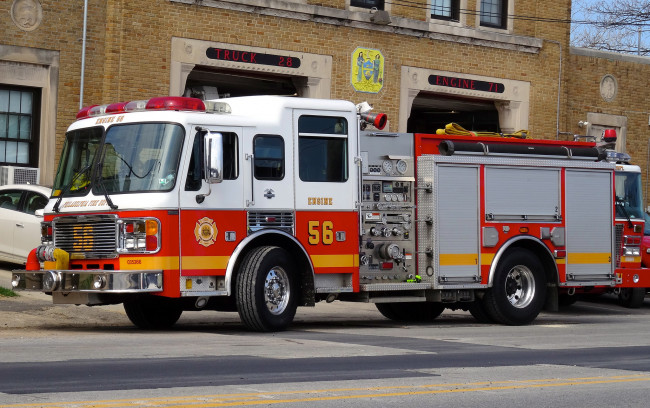 Обои картинки фото автомобили, пожарные машины, автомобиль, пожарный