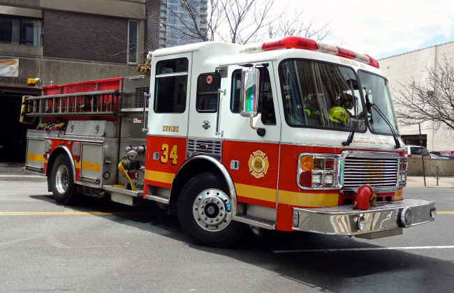 Обои картинки фото автомобили, пожарные машины, автомобиль, пожарный