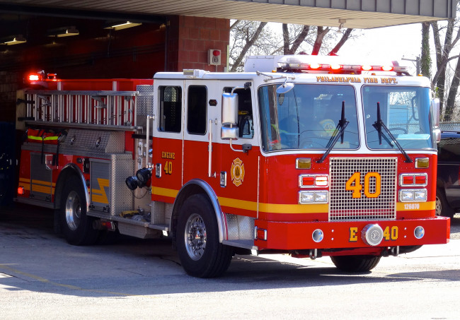 Обои картинки фото автомобили, пожарные машины, автомобиль, пожарный