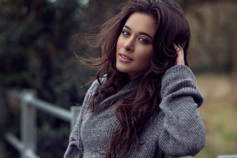 Картинка животные тигры снег прыжок тигр зверь хищник зима