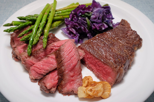 Обои картинки фото еда, мясные блюда, зелень, мясо