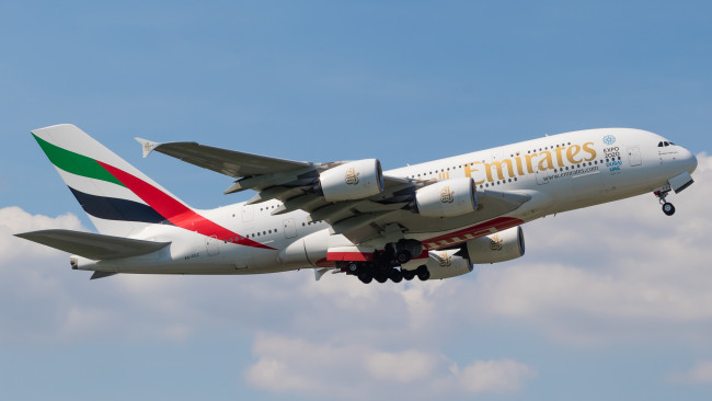 Обои картинки фото airbus 380-800, авиация, пассажирские самолёты, авиалайнер