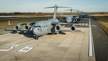 Картинка boeing+c-17+globemaster+iii авиация военно-транспортные+самолёты globemaster 3 c-17 boeing военно-транспортный военная аэродром ввс сша