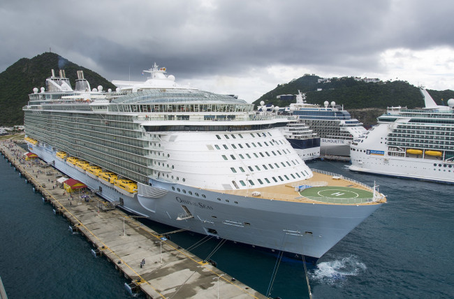 Обои картинки фото oasis of the seas, корабли, лайнеры, круиз, лайнер