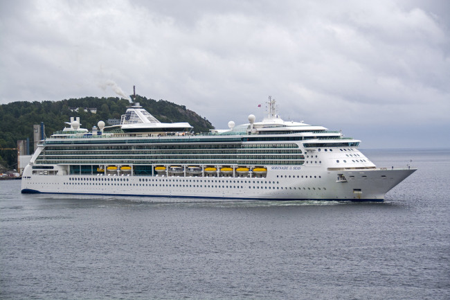 Обои картинки фото serenade of the seas, корабли, лайнеры, круиз, лайнер