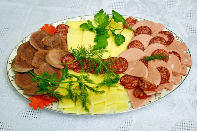 Обои картинки фото еда, колбасные изделия, колбаса, сыр