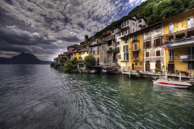 Обои картинки фото switzerland,  lake marinas,  village gandria, города, - улицы,  площади,  набережные, дома, озеро, горы, тучи, небо, швейцария