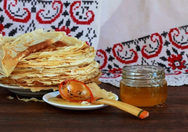 Обои картинки фото еда, блины,  оладьи, мед, масленница