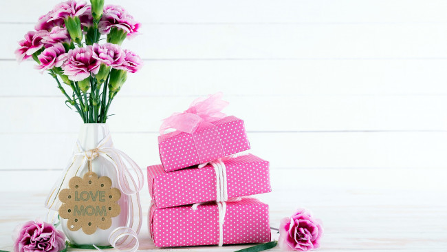 Обои картинки фото праздничные, день матери, надпись, букет, гвоздика, подарки