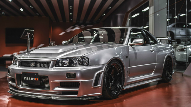 Обои картинки фото nissan skyline gt-r r34, автомобили, выставки и уличные фото, nissan, skyline, gtr, r34, godzilla, годзилла, japan, японская, legend, легенда