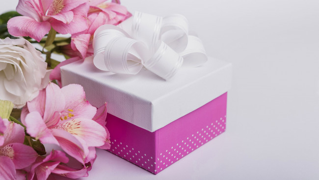 Обои картинки фото праздничные, подарки и коробочки, подарок, бант, лента