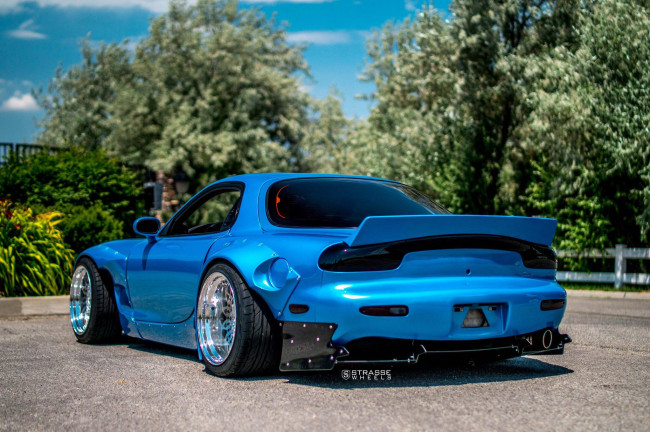 Обои картинки фото mazda rx-7, автомобили, mazda, rx7, rx-7, роторное, чудовище, japan, legend, японская, легенда