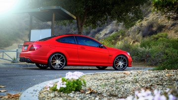 Картинка автомобили mercedes-benz мерседес красный дорога горы