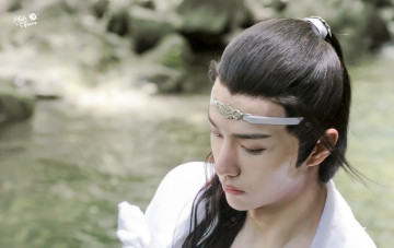 Картинка мужчины wang+yi+bo актер лицо полотенце озеро