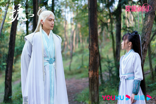 Обои картинки фото кино фильмы, back from the brink, заклинатели, наставник, девочка, лес