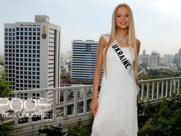 Обои картинки фото Miss universe 2005, девушки