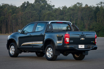 Картинка автомобили chevrolet s10 темный 2015г free ride