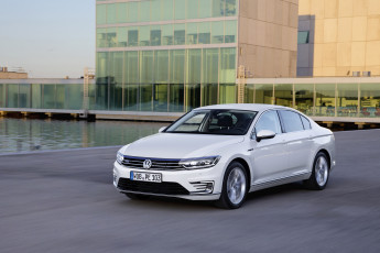 Картинка автомобили volkswagen passat gte b8 2015г светлый