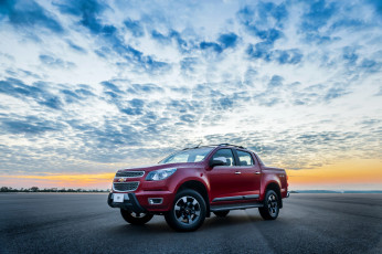 Картинка автомобили chevrolet красный 2015г high country s10