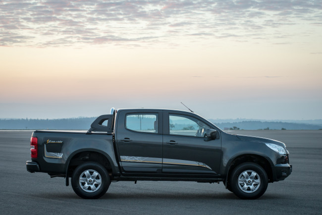 Обои картинки фото автомобили, chevrolet, free, ride, s10, темный, 2015г