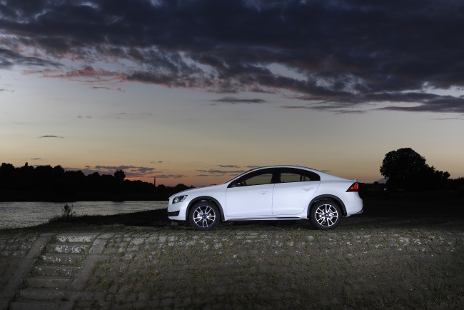 Обои картинки фото автомобили, volvo, s60, cross, country, 2015г, светлый